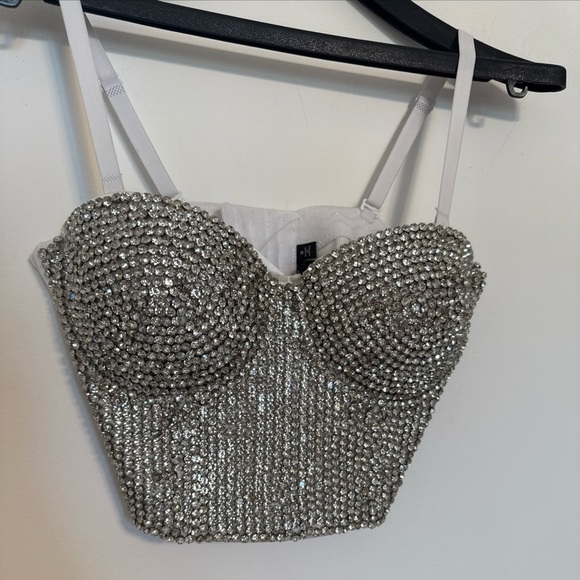 Windsor Silver Sequin Sleeveless Crop Top - Picture 4 of 16